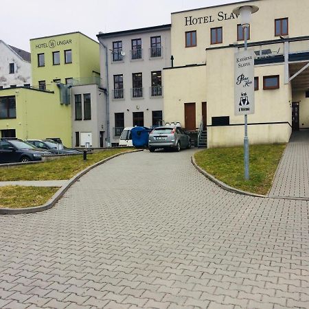 Hotel Slavia Svitavy Buitenkant foto