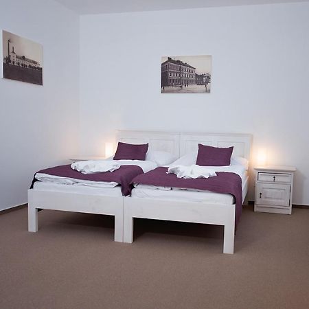 Hotel Slavia Svitavy Buitenkant foto