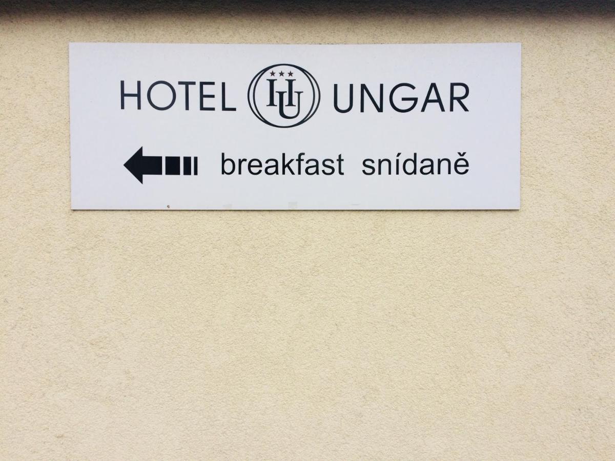 Hotel Slavia Svitavy Buitenkant foto