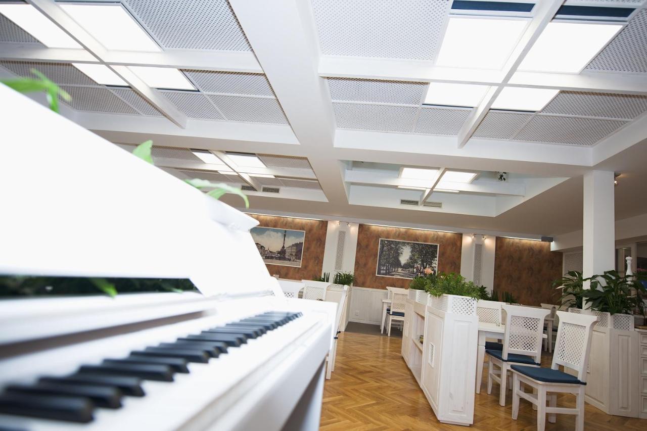 Hotel Slavia Svitavy Buitenkant foto