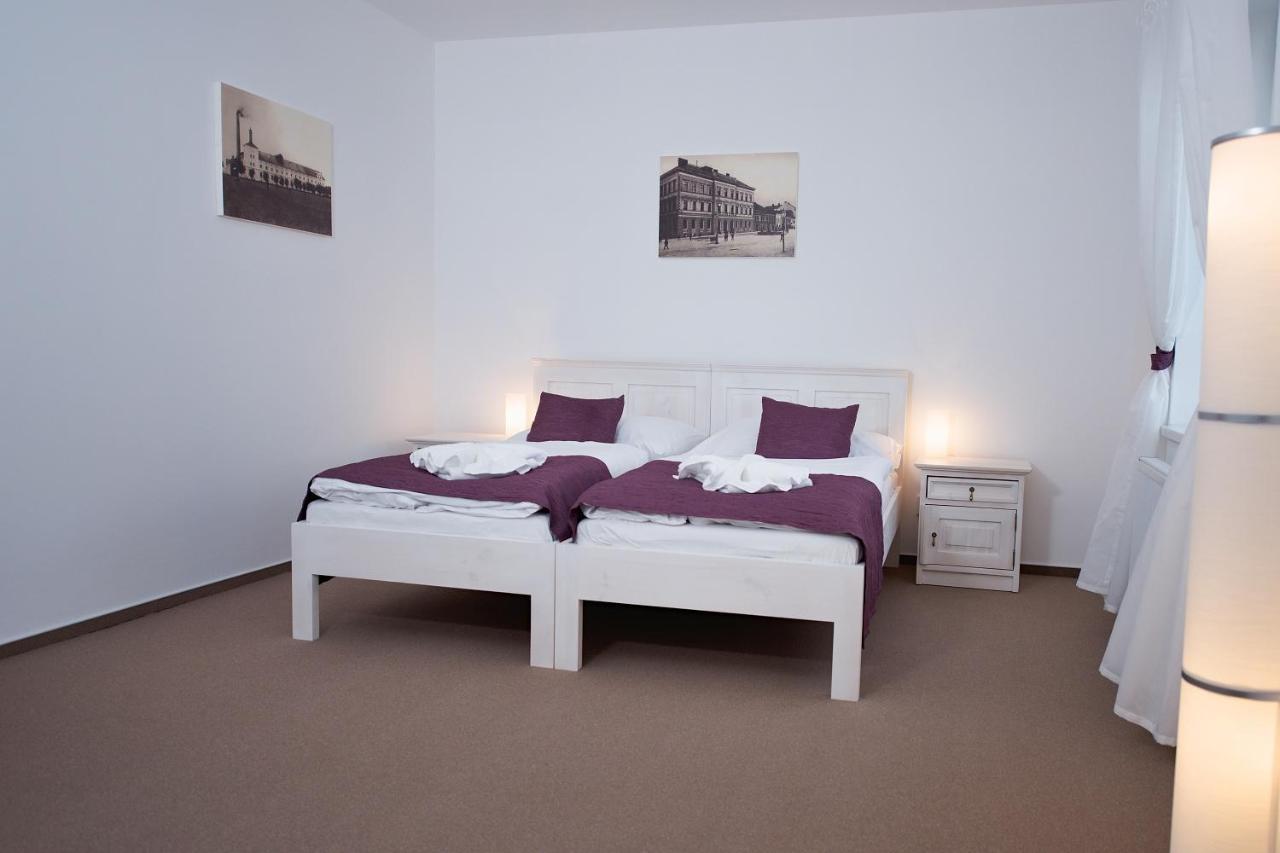 Hotel Slavia Svitavy Buitenkant foto